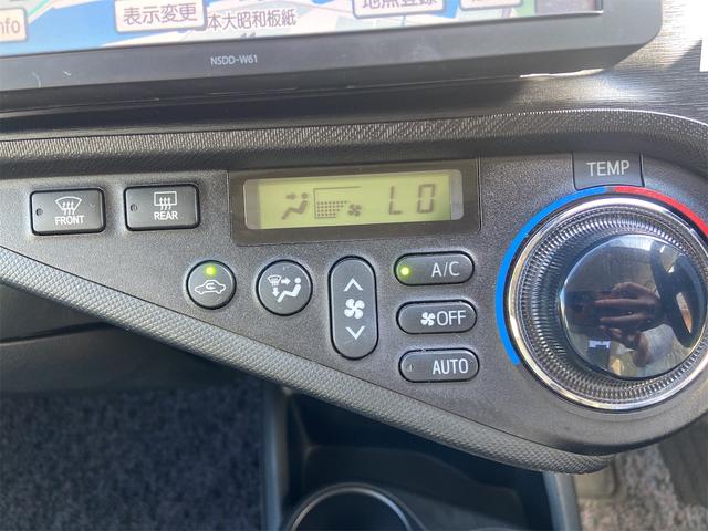 アクア Ｓ　ドライブレコーダー　ＥＴＣ　バックカメラ　ナビ　ＴＶ　オートライト　スマートキー　電動格納ミラー　シートヒーター　ＣＶＴ　衝突安全ボディ　アルミホイール　ＣＤ　ＵＳＢ　ＡＢＳ　ＥＳＣ　エアコン（9枚目）