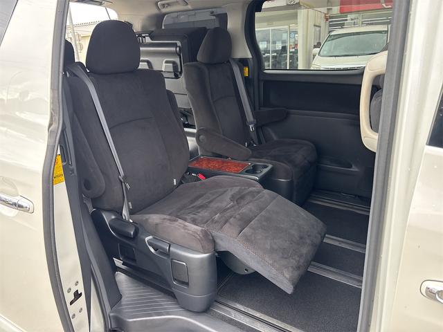 ヴェルファイア 2.4Z プラチナセレクションII 4WD 禁煙車 バックカメラ ナビ TV クリアランスソナー 両側電動スライドドア HID 電動リアゲート スマートキー 電動格納ミラー 後席モニター 3列シート オットマン CVT アルミホイール(24枚目)