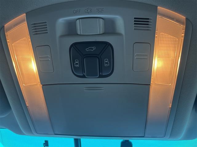 ヴェルファイア ３．５Ｚ　プラチナムセレクション　４ＷＤ　バックカメラ　ナビ　ＴＶ　クリアランスソナー　オートクルーズコントロール　両側電動スライドドア　ＨＩＤ　電動リアゲート　スマートキー　電動格納ミラー　オットマン　ＡＴ　アルミホイール　ＣＤ（11枚目）