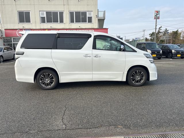 ヴェルファイア ３．５Ｚ　プラチナムセレクション　４ＷＤ　バックカメラ　ナビ　ＴＶ　クリアランスソナー　オートクルーズコントロール　両側電動スライドドア　ＨＩＤ　電動リアゲート　スマートキー　電動格納ミラー　オットマン　ＡＴ　アルミホイール　ＣＤ（14枚目）