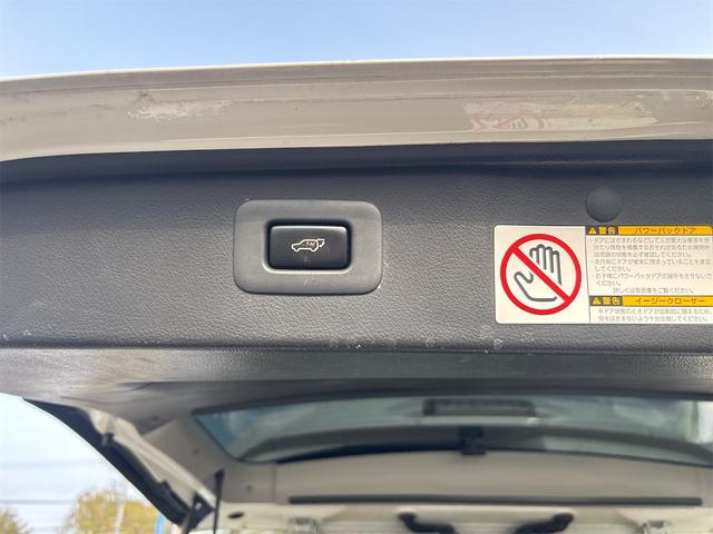 ヴェルファイア ３．５Ｚ　プラチナムセレクション　４ＷＤ　バックカメラ　ナビ　ＴＶ　クリアランスソナー　オートクルーズコントロール　両側電動スライドドア　ＨＩＤ　電動リアゲート　スマートキー　電動格納ミラー　オットマン　ＡＴ　アルミホイール　ＣＤ（21枚目）