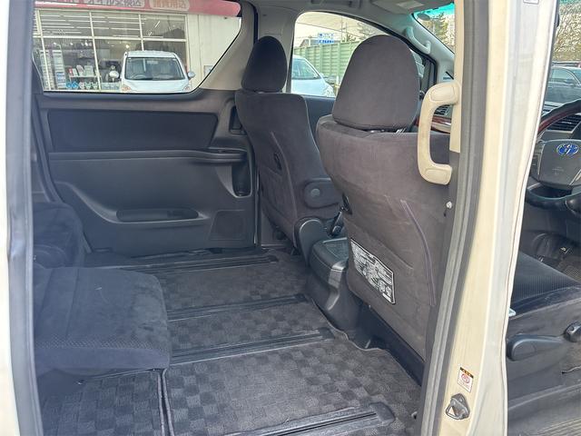 ヴェルファイア ３．５Ｚ　プラチナムセレクション　４ＷＤ　バックカメラ　ナビ　ＴＶ　クリアランスソナー　オートクルーズコントロール　両側電動スライドドア　ＨＩＤ　電動リアゲート　スマートキー　電動格納ミラー　オットマン　ＡＴ　アルミホイール　ＣＤ（23枚目）