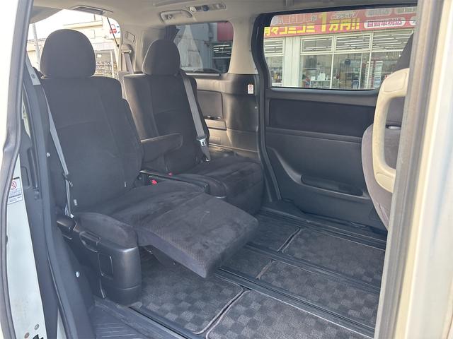 ヴェルファイア ３．５Ｚ　プラチナムセレクション　４ＷＤ　バックカメラ　ナビ　ＴＶ　クリアランスソナー　オートクルーズコントロール　両側電動スライドドア　ＨＩＤ　電動リアゲート　スマートキー　電動格納ミラー　オットマン　ＡＴ　アルミホイール　ＣＤ（24枚目）