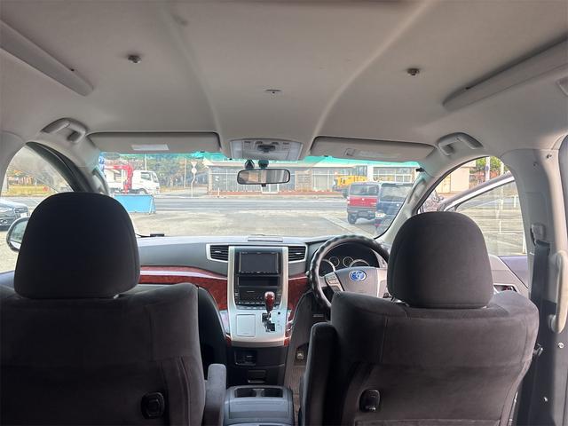 ヴェルファイア ３．５Ｚ　プラチナムセレクション　４ＷＤ　バックカメラ　ナビ　ＴＶ　クリアランスソナー　オートクルーズコントロール　両側電動スライドドア　ＨＩＤ　電動リアゲート　スマートキー　電動格納ミラー　オットマン　ＡＴ　アルミホイール　ＣＤ（25枚目）