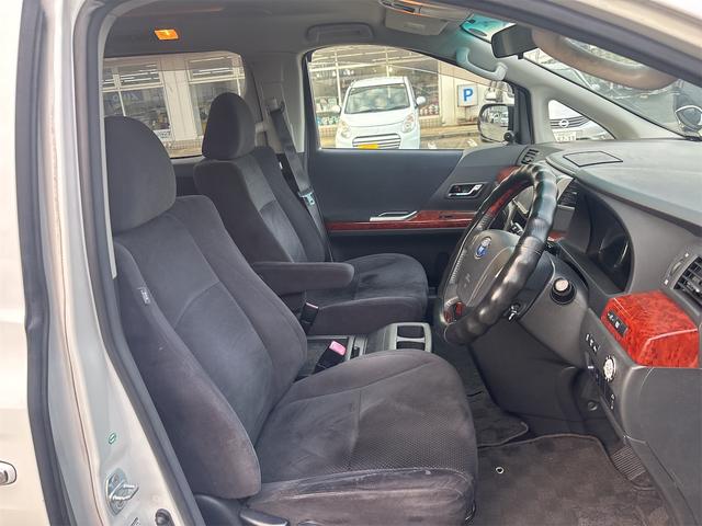 ヴェルファイア ３．５Ｚ　プラチナムセレクション　４ＷＤ　バックカメラ　ナビ　ＴＶ　クリアランスソナー　オートクルーズコントロール　両側電動スライドドア　ＨＩＤ　電動リアゲート　スマートキー　電動格納ミラー　オットマン　ＡＴ　アルミホイール　ＣＤ（29枚目）