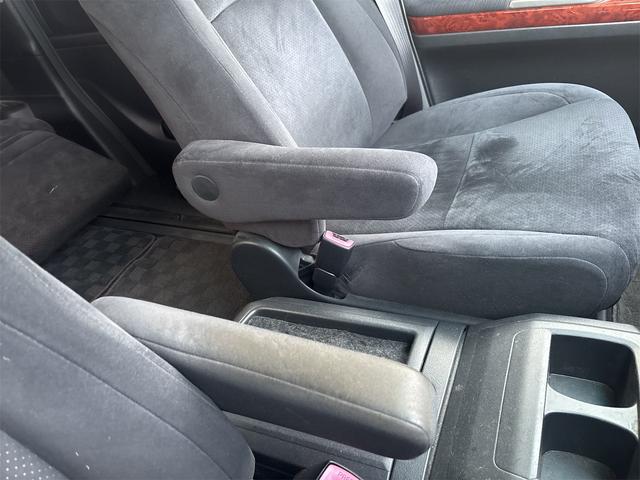 ヴェルファイア ３．５Ｚ　プラチナムセレクション　４ＷＤ　バックカメラ　ナビ　ＴＶ　クリアランスソナー　オートクルーズコントロール　両側電動スライドドア　ＨＩＤ　電動リアゲート　スマートキー　電動格納ミラー　オットマン　ＡＴ　アルミホイール　ＣＤ（37枚目）