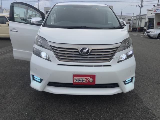 ヴェルファイア ３．５Ｚ　プラチナムセレクション　４ＷＤ　バックカメラ　ナビ　ＴＶ　クリアランスソナー　オートクルーズコントロール　両側電動スライドドア　ＨＩＤ　電動リアゲート　スマートキー　電動格納ミラー　オットマン　ＡＴ　アルミホイール　ＣＤ（38枚目）