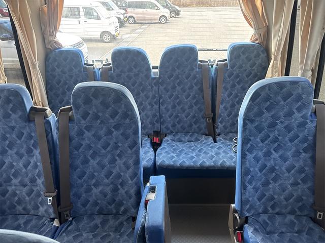 ローザ スーパーロングボディ　２９人乗り　バス　ＭＴ　ＥＴＣ　ＴＶ　バックカメラ　エアコン　ＣＤ　ＤＶＤ再生　カセット（12枚目）