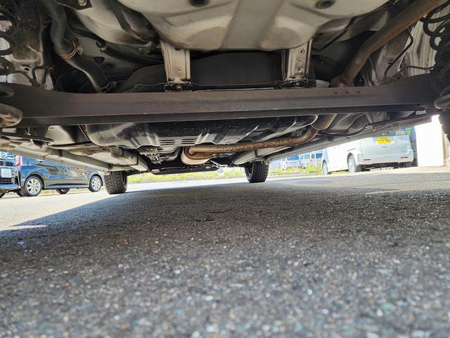 プレオプラス Ｌ　アイドリングストップ　電動格納ミラー　ＣＶＴ　盗難防止システム　ＡＢＳ　ＣＤ　衝突安全ボディ　エアコン　プライバシーガラス（32枚目）