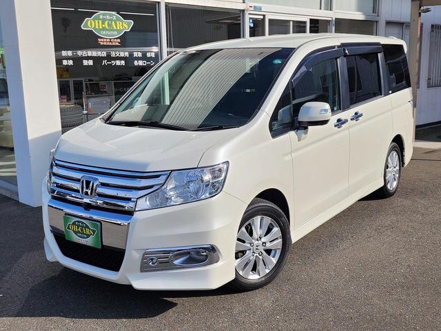 ステップワゴンスパーダ 　４ＷＤ　ＥＴＣ　全周囲カメラ　ナビ　エンジンスターター　ＴＶ　両側電動スライドドア　ＨＩＤ　スマートキー　電動格納ミラー　後席モニター　３列シート　ＡＴ　アルミホイール　ＣＤ　ＵＳＢ　盗難防止システム（2枚目）