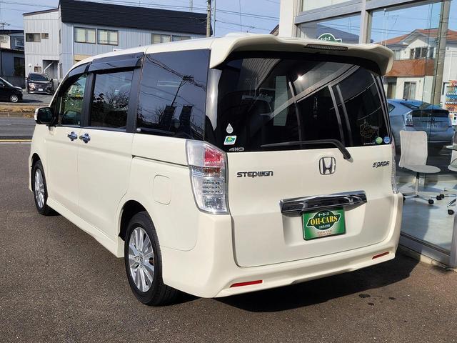 ステップワゴンスパーダ 　４ＷＤ　ＥＴＣ　全周囲カメラ　ナビ　エンジンスターター　ＴＶ　両側電動スライドドア　ＨＩＤ　スマートキー　電動格納ミラー　後席モニター　３列シート　ＡＴ　アルミホイール　ＣＤ　ＵＳＢ　盗難防止システム（8枚目）