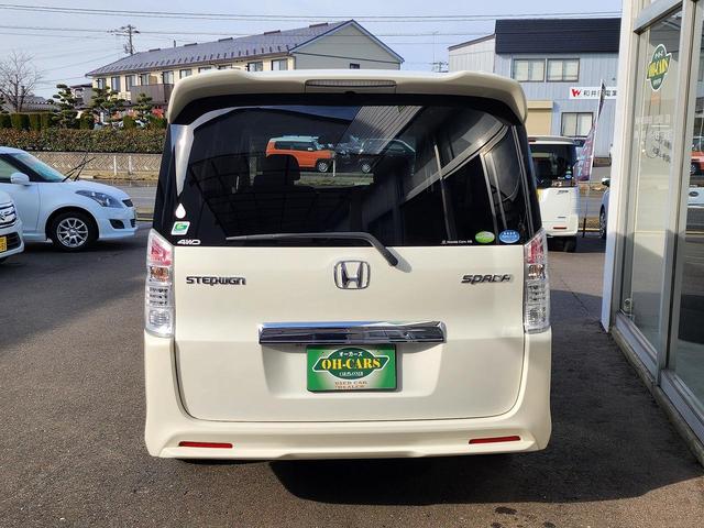ステップワゴンスパーダ 　４ＷＤ　ＥＴＣ　全周囲カメラ　ナビ　エンジンスターター　ＴＶ　両側電動スライドドア　ＨＩＤ　スマートキー　電動格納ミラー　後席モニター　３列シート　ＡＴ　アルミホイール　ＣＤ　ＵＳＢ　盗難防止システム（9枚目）
