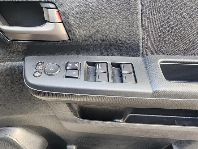 ステップワゴンスパーダ 　４ＷＤ　ＥＴＣ　全周囲カメラ　ナビ　エンジンスターター　ＴＶ　両側電動スライドドア　ＨＩＤ　スマートキー　電動格納ミラー　後席モニター　３列シート　ＡＴ　アルミホイール　ＣＤ　ＵＳＢ　盗難防止システム（20枚目）