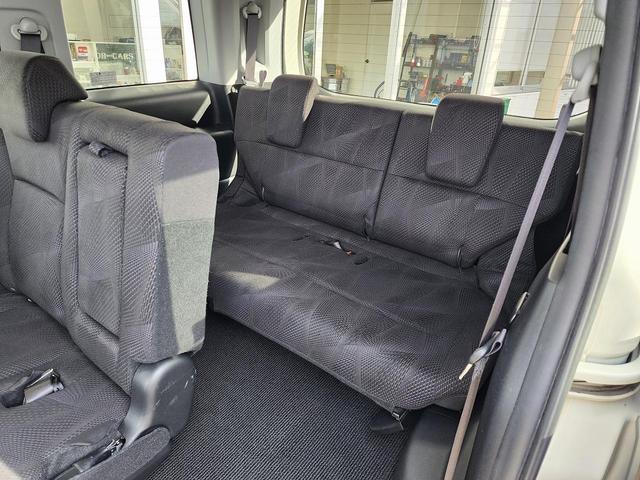 ステップワゴンスパーダ 　４ＷＤ　ＥＴＣ　全周囲カメラ　ナビ　エンジンスターター　ＴＶ　両側電動スライドドア　ＨＩＤ　スマートキー　電動格納ミラー　後席モニター　３列シート　ＡＴ　アルミホイール　ＣＤ　ＵＳＢ　盗難防止システム（32枚目）