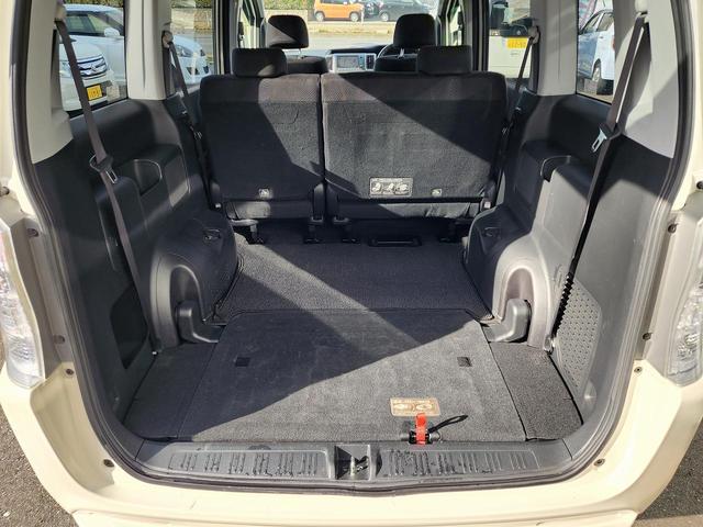 ステップワゴンスパーダ 　４ＷＤ　ＥＴＣ　全周囲カメラ　ナビ　エンジンスターター　ＴＶ　両側電動スライドドア　ＨＩＤ　スマートキー　電動格納ミラー　後席モニター　３列シート　ＡＴ　アルミホイール　ＣＤ　ＵＳＢ　盗難防止システム（34枚目）