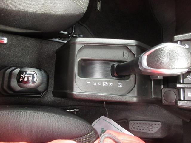 ジムニー ＸＣ　４ＷＤ　エアコン　パワステ　クルーズコントロール　ＡＢＳ　横滑り防止装置　衝突被害軽減ブレーキ　スマートキー　メモリーナビ　シートヒーター（10枚目）