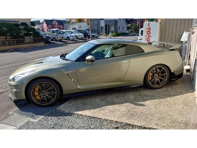 ＧＴ－Ｒ プレミアムエディション　Ｔ－スペック　特別限定車！　ミレニアムジェイドカラー　レイズ製鍛造アルミホイル　４１０ｍｍカーボンディスクブレーキ　Ｔスペック専用内装色　チタンマフラー（8枚目）