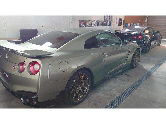 ＧＴ－Ｒ プレミアムエディション　Ｔ－スペック　特別限定車！　ミレニアムジェイドカラー　レイズ製鍛造アルミホイル　４１０ｍｍカーボンディスクブレーキ　Ｔスペック専用内装色　チタンマフラー（18枚目）