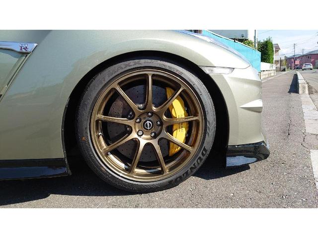 ＧＴ－Ｒ プレミアムエディション　Ｔ－スペック　特別限定車！　ミレニアムジェイドカラー　レイズ製鍛造アルミホイル　４１０ｍｍカーボンディスクブレーキ　Ｔスペック専用内装色　チタンマフラー（25枚目）