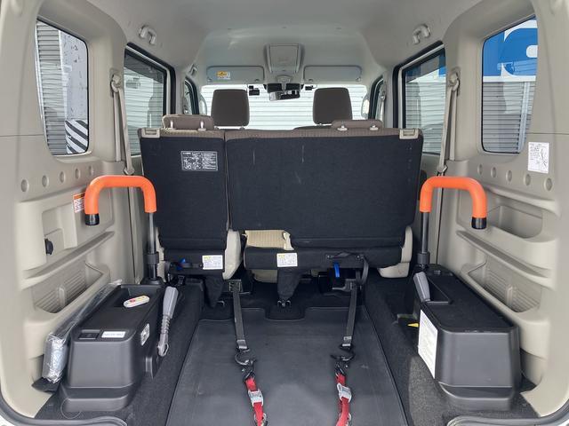 ＮＶ１００クリッパーリオ チェアキャブ車いす移動車　４ＷＤ　ターボ車　車いす用スロープ　電動ウインチ　手摺り　リヤヒーター　シートヒーター　社外ＳＤナビ　バックカメラ　ドラレコ　分割可倒式リヤシート　スライドドアクローザー　スマートキー（12枚目）