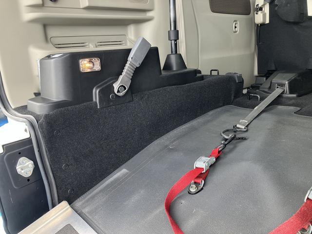 ＮＶ１００クリッパーリオ チェアキャブ車いす移動車　４ＷＤ　ターボ車　車いす用スロープ　電動ウインチ　手摺り　リヤヒーター　シートヒーター　社外ＳＤナビ　バックカメラ　ドラレコ　分割可倒式リヤシート　スライドドアクローザー　スマートキー（16枚目）