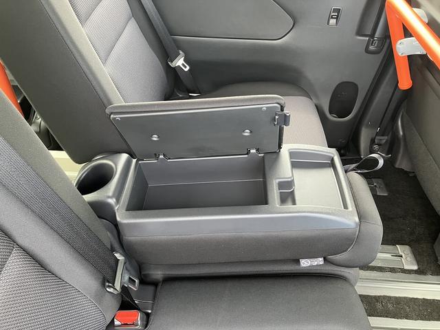 セレナ ＨＶ　チェアキャブ　リフタータイプ　６人　４ＷＤ　リヤアームリフト　車いす用固定装置　オートステップ　手摺り　社外ＳＤナビ　フルセグＴＶ　ドライブレコーダー（前後）　セーフティ・シールド　アイドリングストップ　ハイビームアシスト（18枚目）