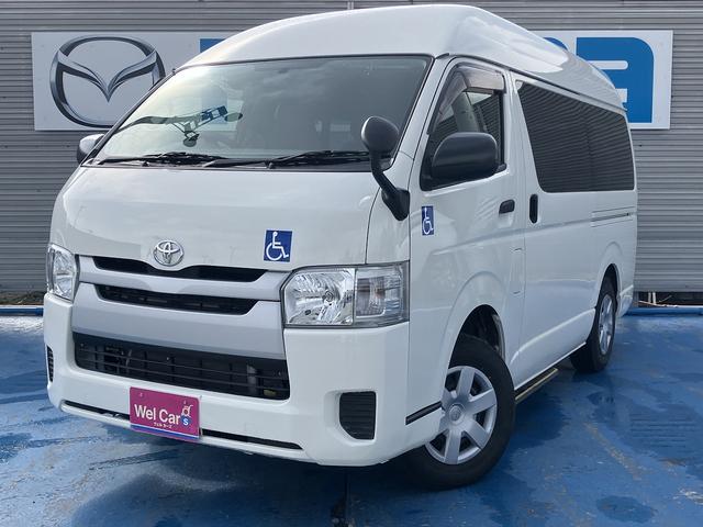 レジアスエースバン ウェルキャブＢタイプ　４ＷＤ　ディーゼルターボ　車いす用固定装置２基　リモコン付き電動スイングアームリフト　オートステップ　出てくる手摺り　パワースライドドア　Ｗエアコン　キーレス（2枚目）