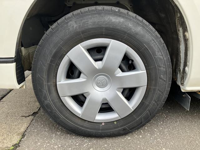 レジアスエースバン ウェルキャブＢタイプ　４ＷＤ　ディーゼルターボ　車いす用固定装置２基　リモコン付き電動スイングアームリフト　オートステップ　出てくる手摺り　パワースライドドア　Ｗエアコン　キーレス（40枚目）