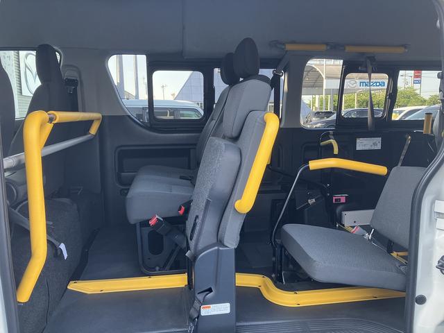 レジアスエースバン ウェルキャブＢタイプ　４ＷＤ　ディーゼルターボ　車いす用固定装置２基　リモコン付き電動スイングアームリフト　オートステップ　手摺り　パワースライドドア　純正ＳＤナビ　ワンセグＴＶ　バックカメラ　ＥＴＣ（15枚目）
