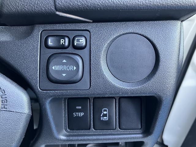 レジアスエースバン ウェルキャブＢタイプ　４ＷＤ　ディーゼルターボ　車いす用固定装置２基　リモコン付き電動スイングアームリフト　オートステップ　手摺り　パワースライドドア　純正ＳＤナビ　ワンセグＴＶ　バックカメラ　ＥＴＣ（21枚目）