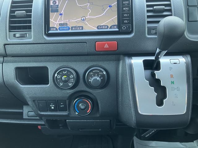 レジアスエースバン ウェルキャブＢタイプ　４ＷＤ　ディーゼルターボ　車いす用固定装置２基　リモコン付き電動スイングアームリフト　オートステップ　手摺り　パワースライドドア　純正ＳＤナビ　ワンセグＴＶ　バックカメラ　ＥＴＣ（27枚目）