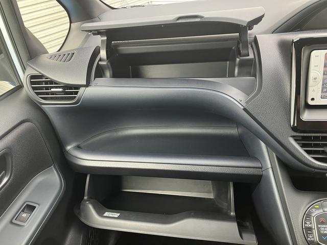 ヴォクシー Ｘ　スロープタイプＩ車いす２脚仕様　４ＷＤ　車いす用スロープ　車いす用固定装置２基　片側パワースライドドア　純正ＳＤナビ　ワンセグＴＶ　バックカメラ　ドライブレコーダー　ＥＴＣ　ＧＰＳレーダー　社外ＡＷ（29枚目）