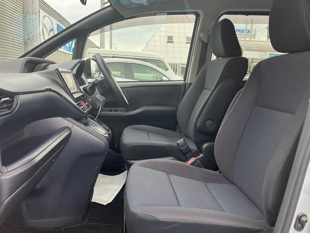 ヴォクシー Ｘ　スロープタイプＩ車いす２脚仕様　４ＷＤ　車いす用スロープ　車いす用固定装置２基　片側パワースライドドア　純正ＳＤナビ　ワンセグＴＶ　バックカメラ　ドライブレコーダー　ＥＴＣ　ＧＰＳレーダー　社外ＡＷ（33枚目）
