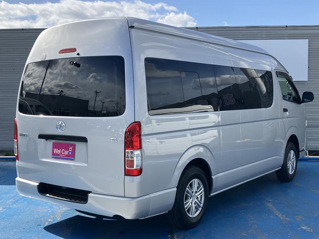 ハイエースコミューター スーパーロングＧＬ　４ＷＤ　車いす用固定装置４基　リヤリフト　オートステップ　出てくる手摺り　パワースライドドア　純正ナビ・ＴＶ　バックカメラ　純正ドラレコ　ＥＴＣ　エンジンスターター　ＧＰＳ＆レーダー探知機　社外ＡＷ（7枚目）