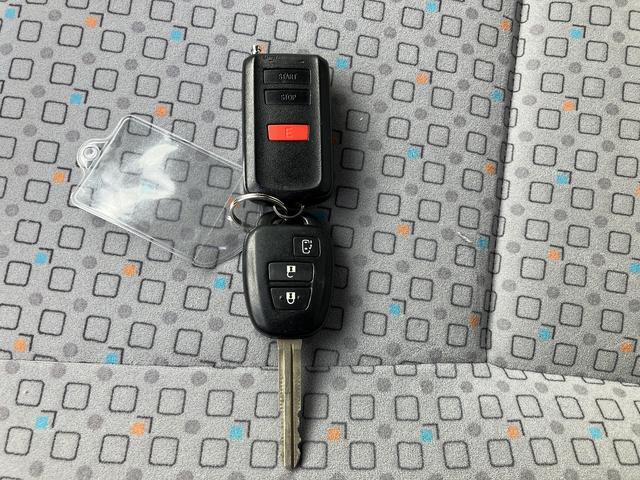 ハイエースコミューター スーパーロングＧＬ　４ＷＤ　車いす用固定装置４基　リヤリフト　オートステップ　出てくる手摺り　パワースライドドア　純正ナビ・ＴＶ　バックカメラ　純正ドラレコ　ＥＴＣ　エンジンスターター　ＧＰＳ＆レーダー探知機　社外ＡＷ（30枚目）