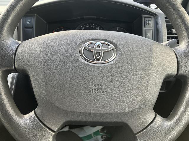ハイエースコミューター スーパーロングＧＬ　４ＷＤ　車いす用固定装置４基　リヤリフト　オートステップ　出てくる手摺り　パワースライドドア　純正ナビ・ＴＶ　バックカメラ　純正ドラレコ　ＥＴＣ　エンジンスターター　ＧＰＳ＆レーダー探知機　社外ＡＷ（32枚目）