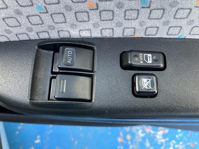 ハイエースコミューター スーパーロングＧＬ　４ＷＤ　車いす用固定装置４基　リヤリフト　オートステップ　出てくる手摺り　パワースライドドア　純正ナビ・ＴＶ　バックカメラ　純正ドラレコ　ＥＴＣ　エンジンスターター　ＧＰＳ＆レーダー探知機　社外ＡＷ（36枚目）