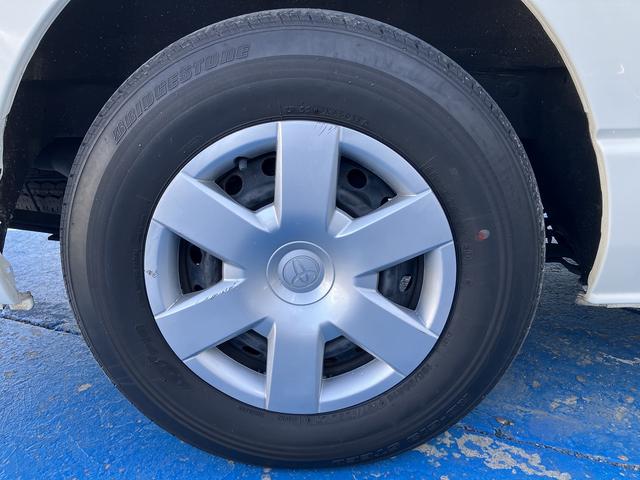 ハイエースバン ウェルキャブBタイプ 4WD ディーゼルターボ トヨタセーフティセンス 車いす用固定装置2基 リモコン付き電動スイングアームリフト オートステップ 手摺り 社外SDナビ バックカメラ ドライブレコーダー ETC キーレス(39枚目)