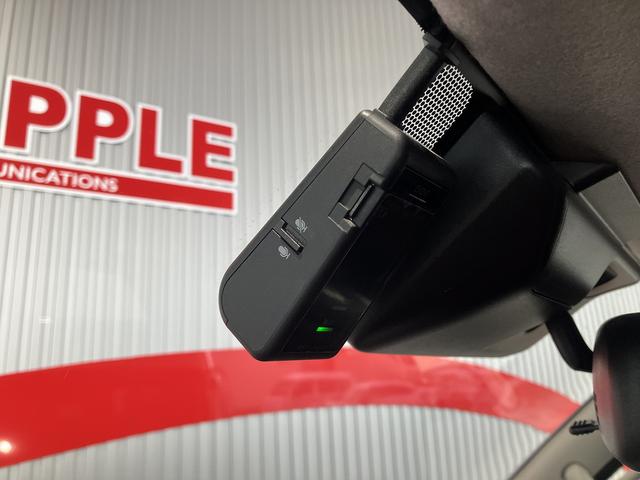 ハイエースバン ウェルキャブＢタイプ　４ＷＤ　ディーゼルターボ　トヨタセーフティセンス　車いす用固定装置２基　リモコン付き電動スイングアームリフト　オートステップ　手摺り　純正ナビ・ＴＶ　バックカメラ　純正ドライブレコーダー　キーレス（23枚目）