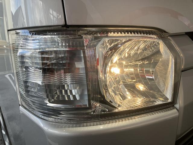 ハイエースバン ウェルキャブＢタイプ　４ＷＤ　ディーゼルターボ　トヨタセーフティセンス　車いす用固定装置２基　リモコン付き電動スイングアームリフト　オートステップ　手摺り　純正ナビ・ＴＶ　バックカメラ　純正ドライブレコーダー　キーレス（34枚目）