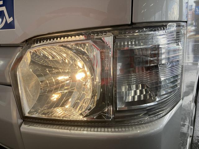 ハイエースバン ウェルキャブＢタイプ　４ＷＤ　ディーゼルターボ　トヨタセーフティセンス　車いす用固定装置２基　リモコン付き電動スイングアームリフト　オートステップ　手摺り　純正ナビ・ＴＶ　バックカメラ　純正ドライブレコーダー　キーレス（35枚目）