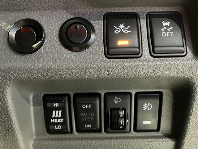 ＮＶ３５０キャラバンバン チェアキャブ車いす２名仕様　４ＷＤ　ディーゼルターボ　車いす用固定装置２基　リヤアームリフト　オートステップ　手摺り　３６０度アラウンドビューモニター　社外ナビ・ＴＶ　ＥＴＣ　社外エンスタ　ＬＥＤライト・ルームランプ（22枚目）