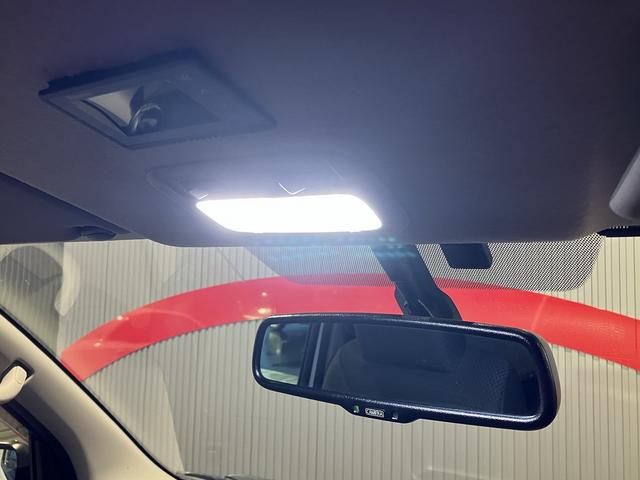 ＮＶ３５０キャラバンバン チェアキャブ車いす２名仕様　４ＷＤ　ディーゼルターボ　車いす用固定装置２基　リヤアームリフト　オートステップ　手摺り　３６０度アラウンドビューモニター　社外ナビ・ＴＶ　ＥＴＣ　社外エンスタ　ＬＥＤライト・ルームランプ（25枚目）