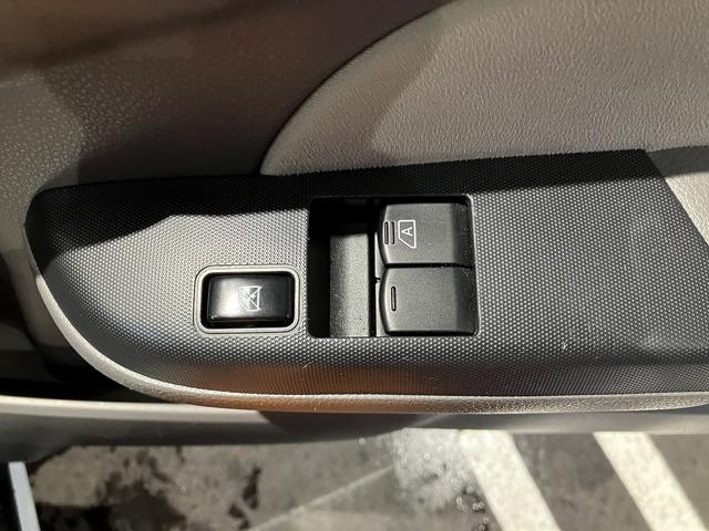 ＮＶ３５０キャラバンバン チェアキャブ車いす２名仕様　４ＷＤ　ディーゼルターボ　車いす用固定装置２基　リヤアームリフト　オートステップ　手摺り　３６０度アラウンドビューモニター　社外ナビ・ＴＶ　ＥＴＣ　社外エンスタ　ＬＥＤライト・ルームランプ（37枚目）