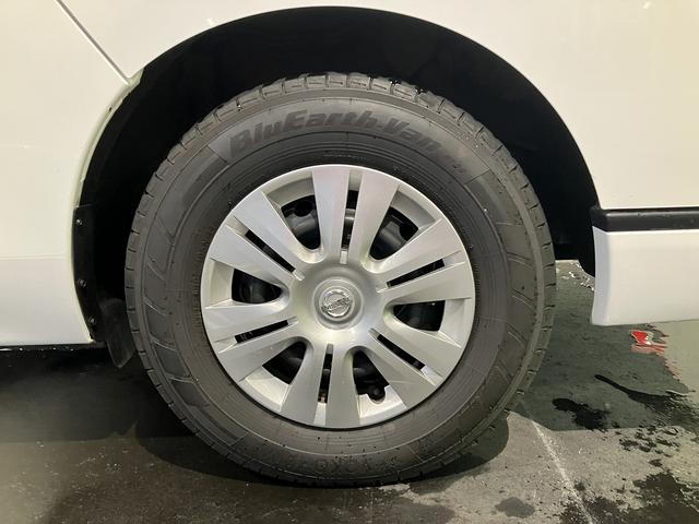 ＮＶ３５０キャラバンバン チェアキャブ車いす２名仕様　４ＷＤ　ディーゼルターボ　車いす用固定装置２基　リヤアームリフト　オートステップ　手摺り　３６０度アラウンドビューモニター　社外ナビ・ＴＶ　ＥＴＣ　社外エンスタ　ＬＥＤライト・ルームランプ（42枚目）