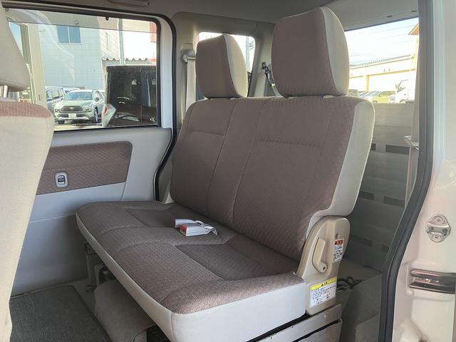 後部座席シートです。