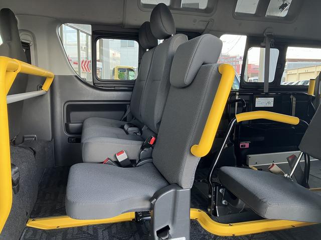 ハイエースバン ウェルキャブBタイプ 4WD ディーゼルターボ トヨタセーフティセンス 車いす用固定装置2基 リモコン付き電動スイングアームリフト オートステップ 手摺り 純正ナビ ワンセグTV バックカメラ ドライブレコーダー キーレス(16枚目)