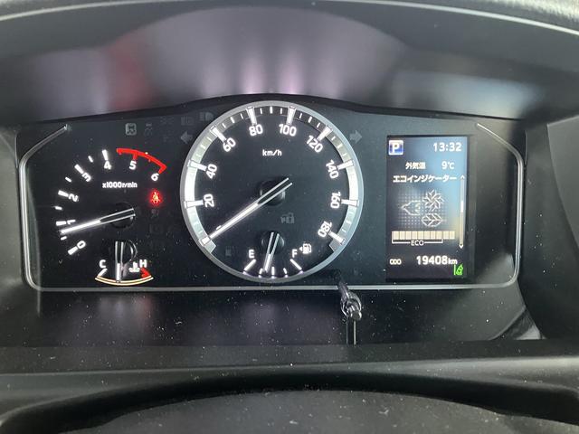 ハイエースバン ウェルキャブBタイプ 4WD ディーゼルターボ トヨタセーフティセンス 車いす用固定装置2基 リモコン付き電動スイングアームリフト オートステップ 手摺り 純正ナビ ワンセグTV バックカメラ ドライブレコーダー キーレス(20枚目)