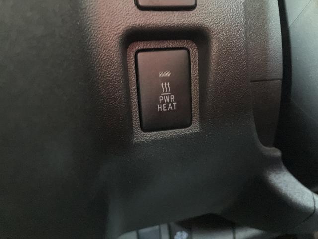 ハイエースバン ウェルキャブBタイプ 4WD ディーゼルターボ トヨタセーフティセンス 車いす用固定装置2基 リモコン付き電動スイングアームリフト オートステップ 手摺り 純正ナビ ワンセグTV バックカメラ ドライブレコーダー キーレス(22枚目)