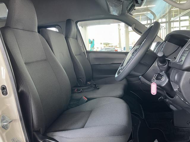 ハイエースバン ウェルキャブBタイプ 4WD ディーゼルターボ トヨタセーフティセンス 車いす用固定装置2基 リモコン付き電動スイングアームリフト オートステップ 手摺り 純正ナビ ワンセグTV バックカメラ ドライブレコーダー キーレス(32枚目)